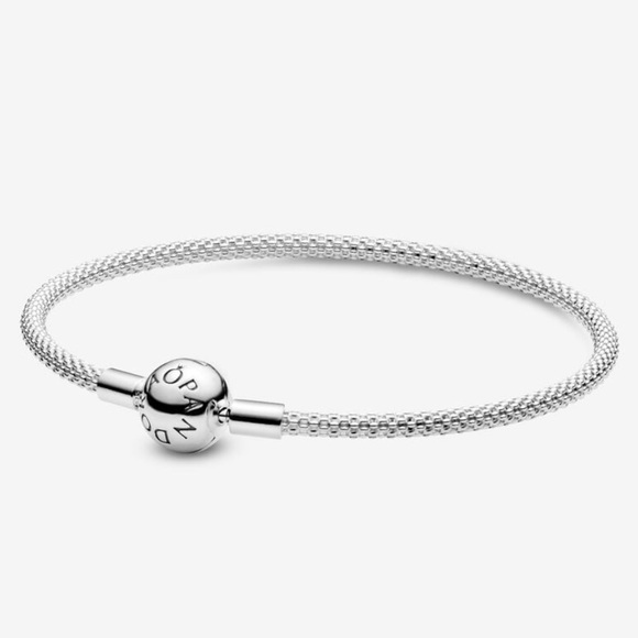 Pandora Moments Mesh Bracelet w/ NEW Marvel Themed Charms Bracelet - Picture 2 of 16